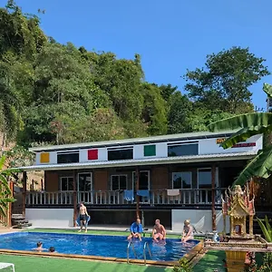 Hangover Chill & Hill Hostel Phi Phi Don